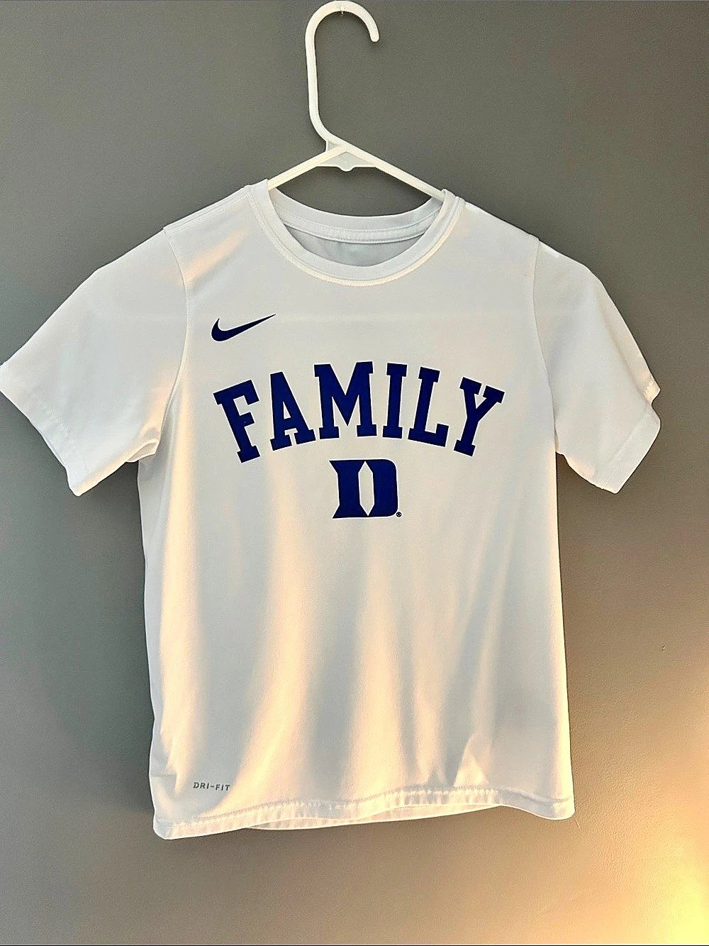 Nike Duke Blue Devils “Family” Dri-FIT T-Shirt White & Blue Boy’s Medium